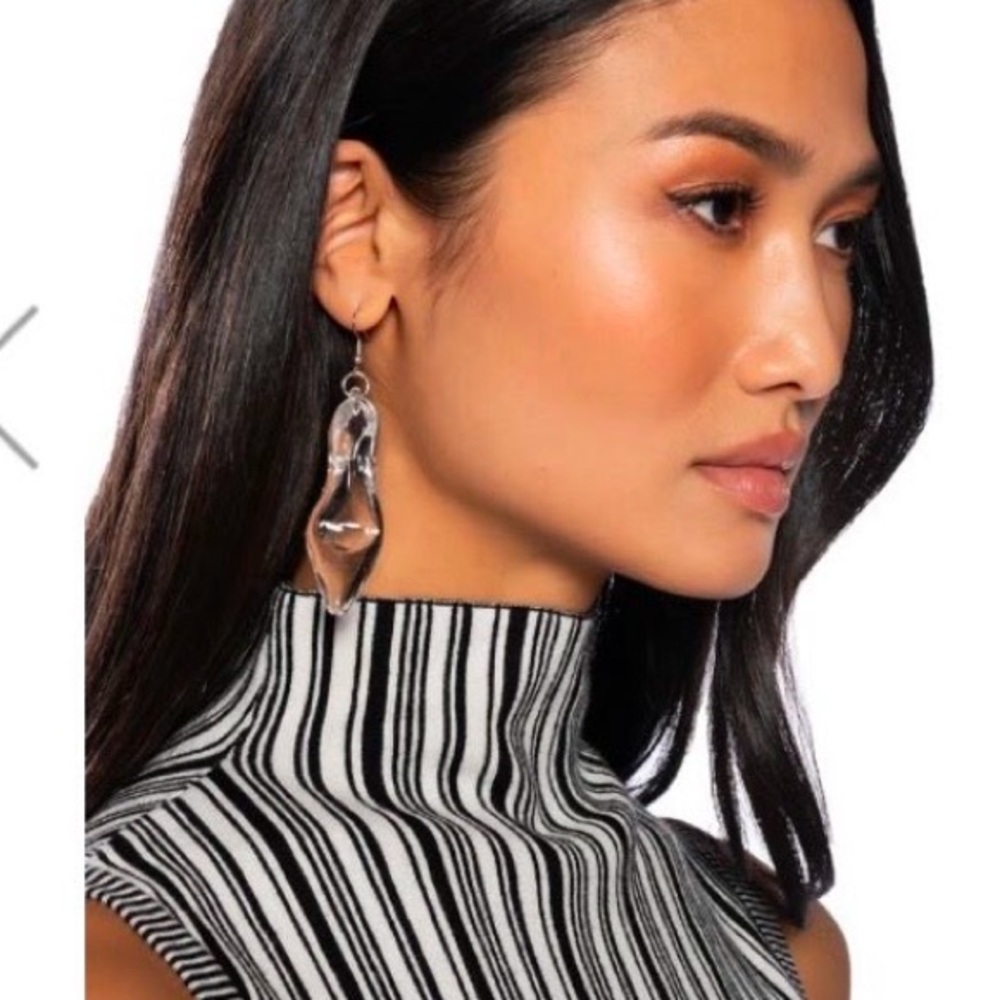 Akira Clear pumps earrings